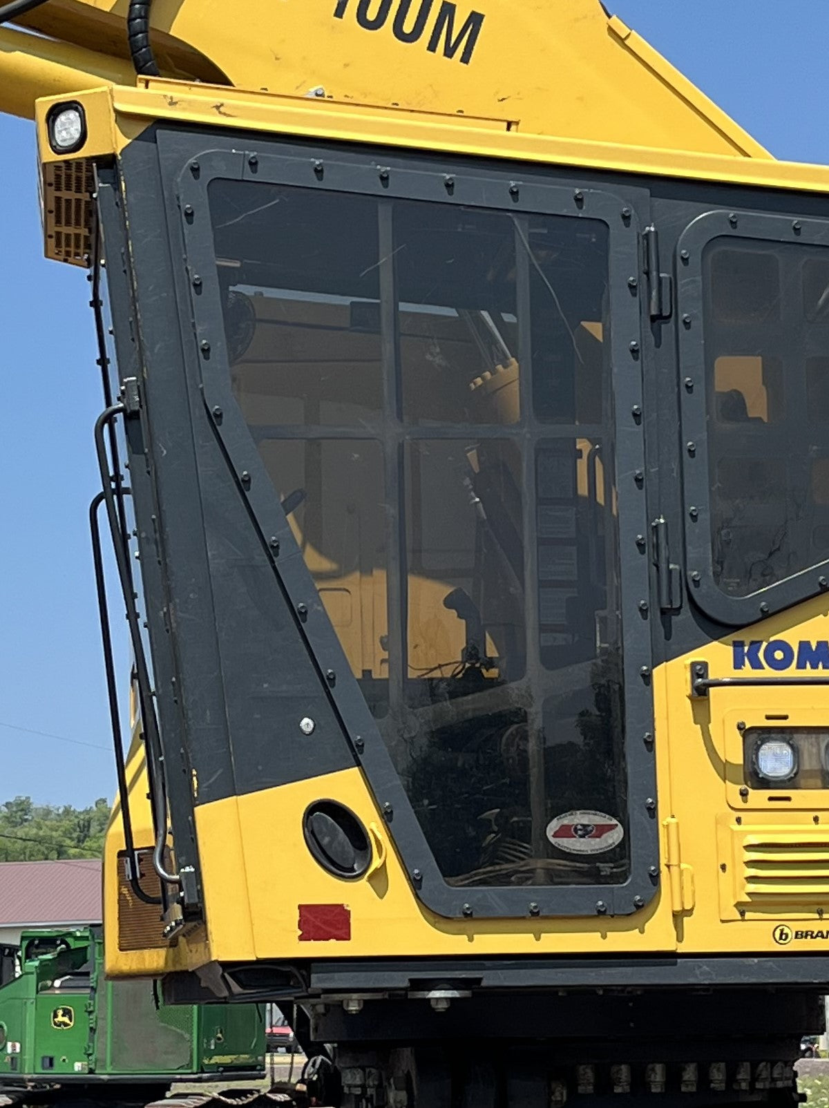 Komatsu XT 465L Polycarbonate Windows