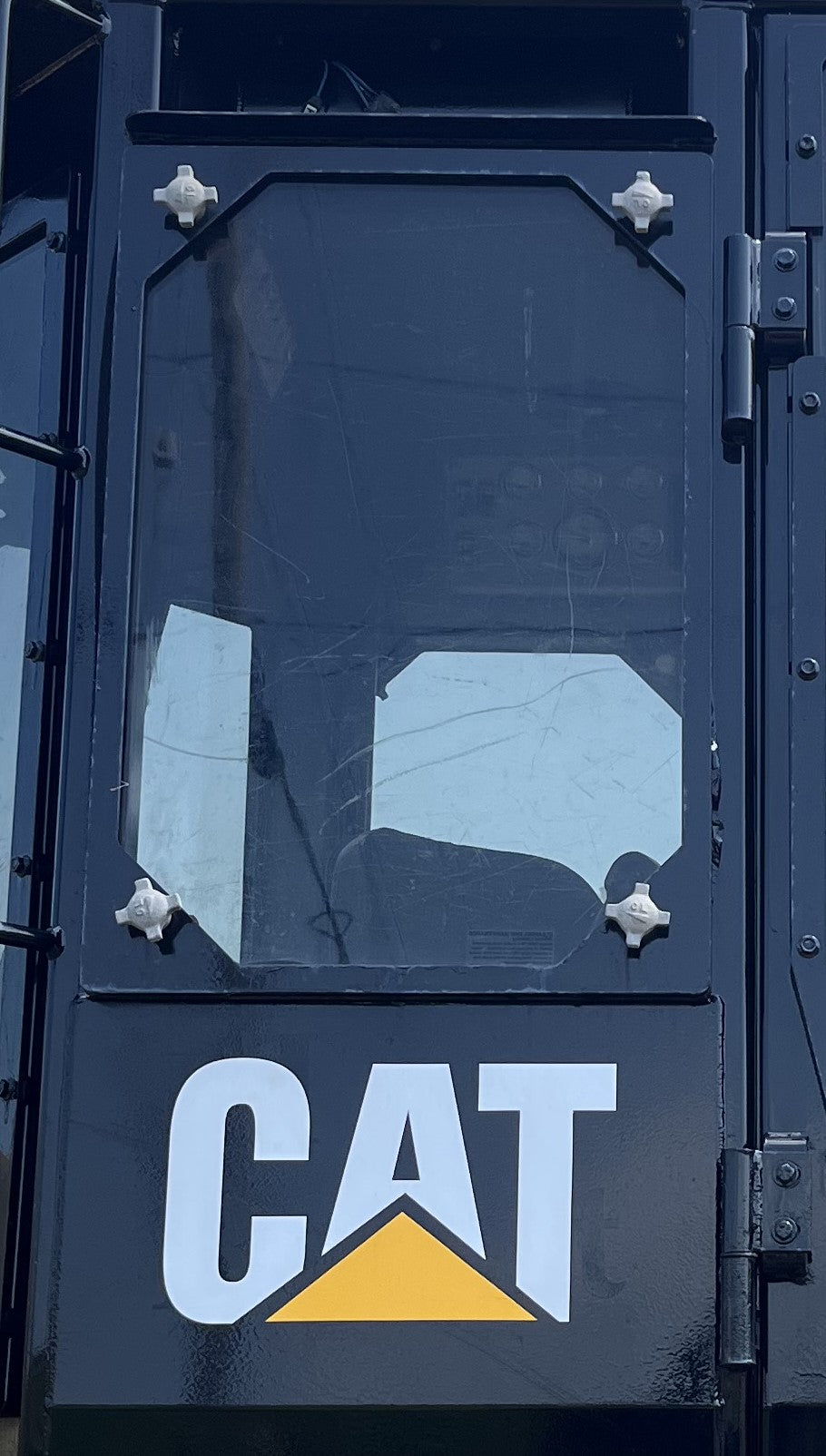 Cat 564 and 574 Forwarder Windows