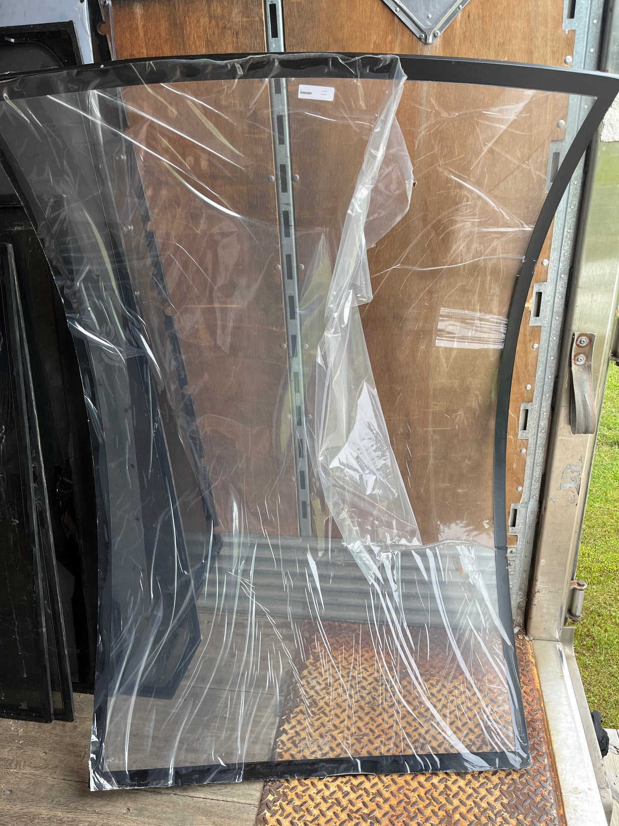 Discounted windows (damaged, scratched, returned)