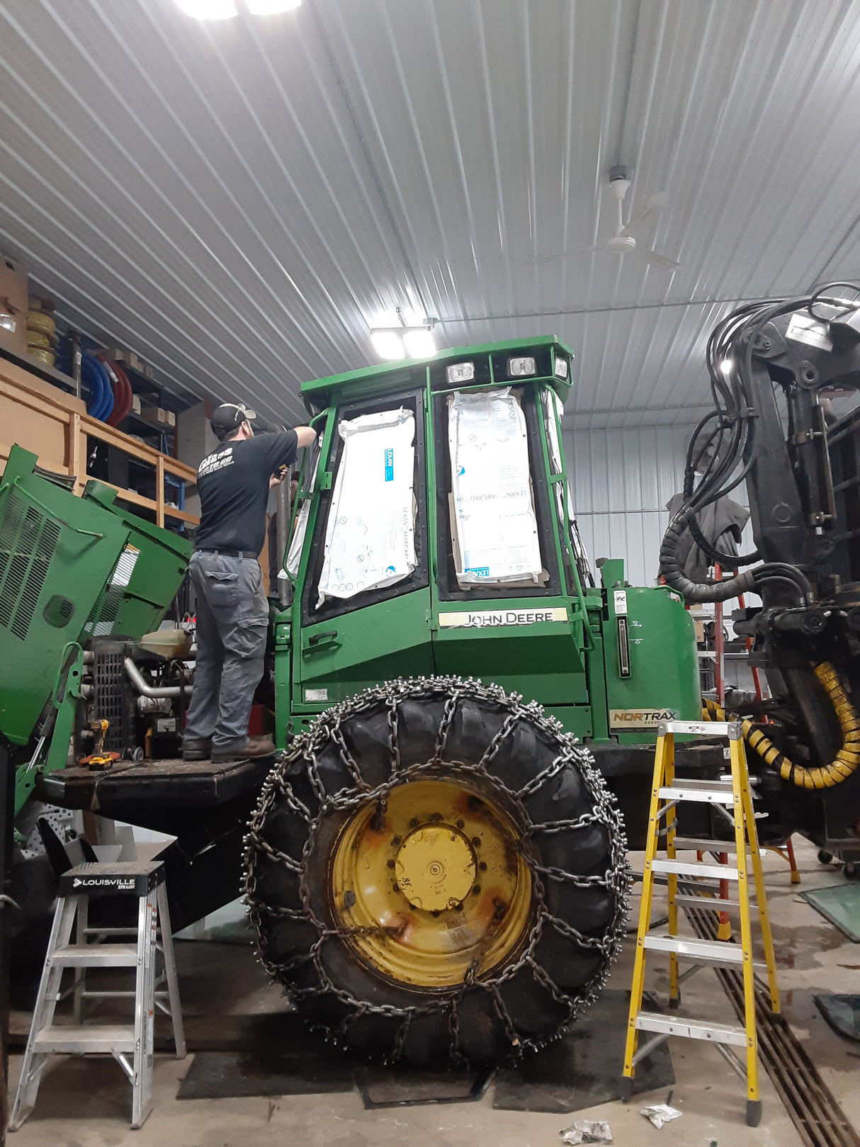 John Deere 1110D/B and Timberjack 810D Windows